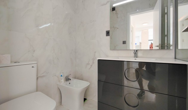 Resale - Apartment -
Torrevieja - Costa Blanca