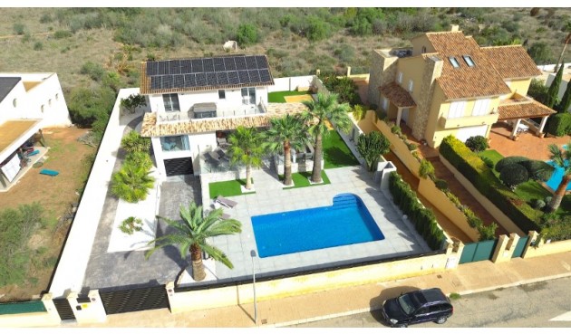 Resale - Villa -
Alfas del Pí - Costa Blanca