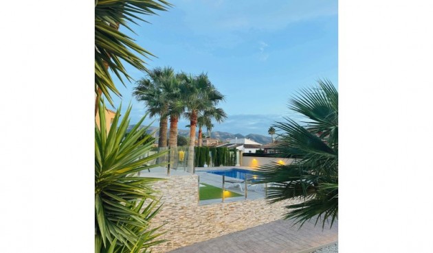 Resale - Villa -
Alfas del Pí - Costa Blanca