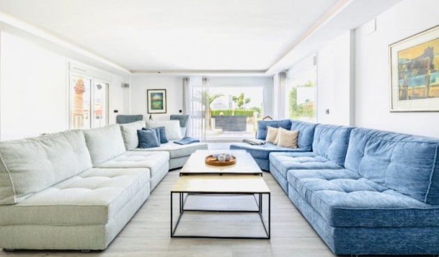 Resale - Villa -
Alfas del Pí - Costa Blanca