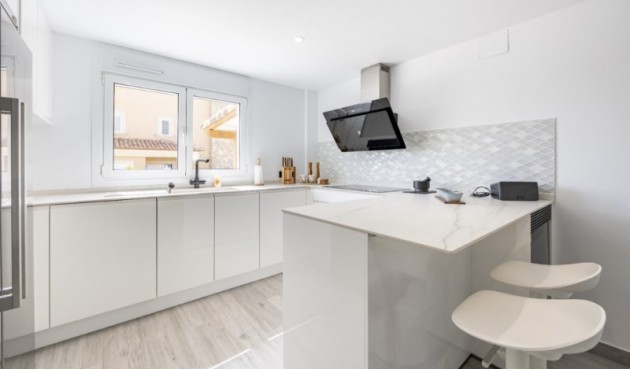 Resale - Villa -
Alfas del Pí - Costa Blanca