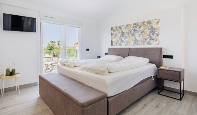 Resale - Villa -
Alfas del Pí - Costa Blanca