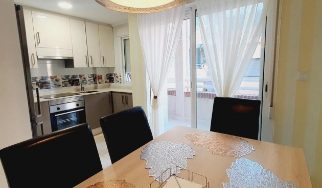 Brukt - Apartment -
Torrevieja - Centro