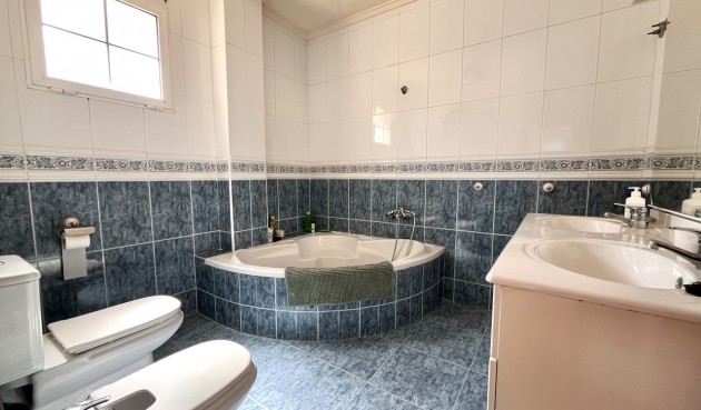 Resale - Villa -
La Zenia - Costa Blanca