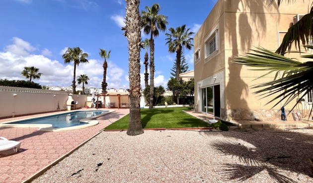 Resale - Villa -
La Zenia - Costa Blanca