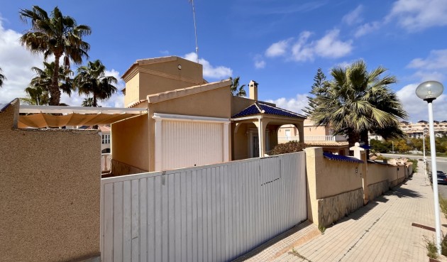 Resale - Villa -
La Zenia - Costa Blanca