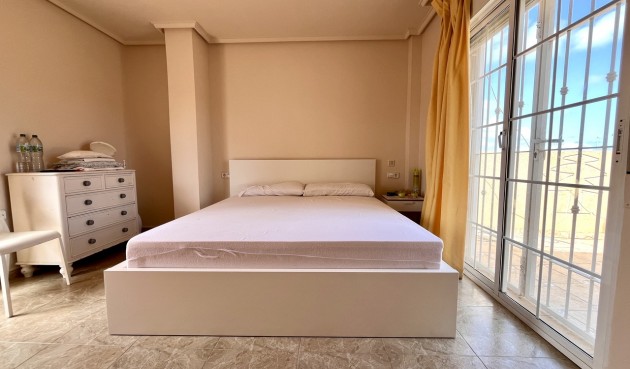 Resale - Villa -
La Zenia - Costa Blanca