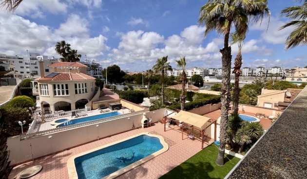 Resale - Villa -
La Zenia - Costa Blanca