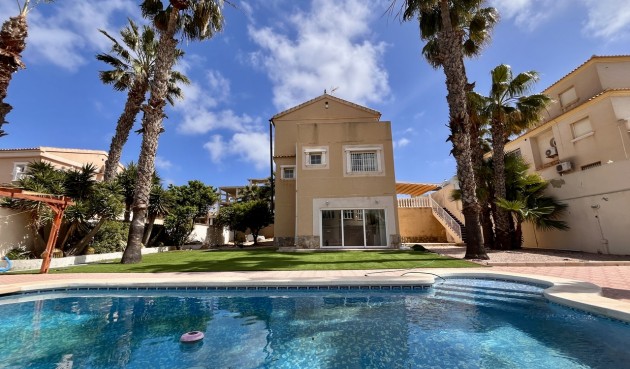 Resale - Villa -
La Zenia - Costa Blanca