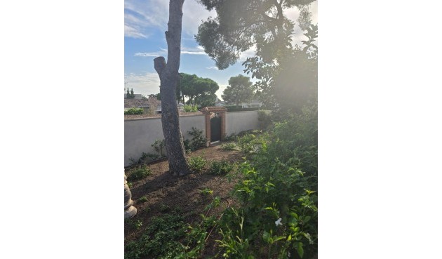 Brukt - Villa -
Orihuela Costa - Campoamor