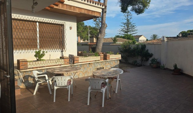 Brukt - Villa -
Orihuela Costa - Campoamor