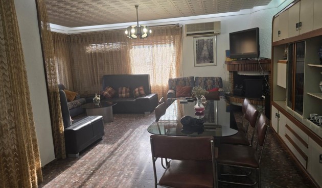 Brukt - Villa -
Orihuela Costa - Campoamor