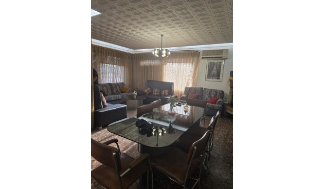 Brukt - Villa -
Orihuela Costa - Campoamor