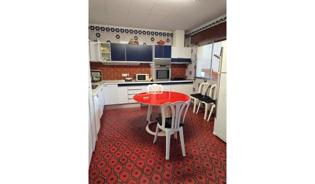 Brukt - Villa -
Orihuela Costa - Campoamor