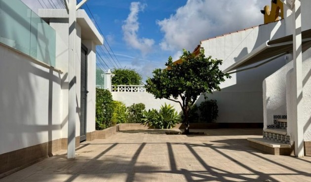 Resale - Villa -
Torrevieja - Costa Blanca