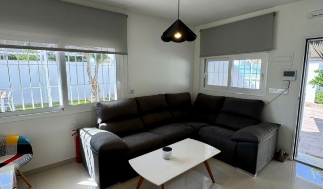 Resale - Villa -
Torrevieja - Costa Blanca