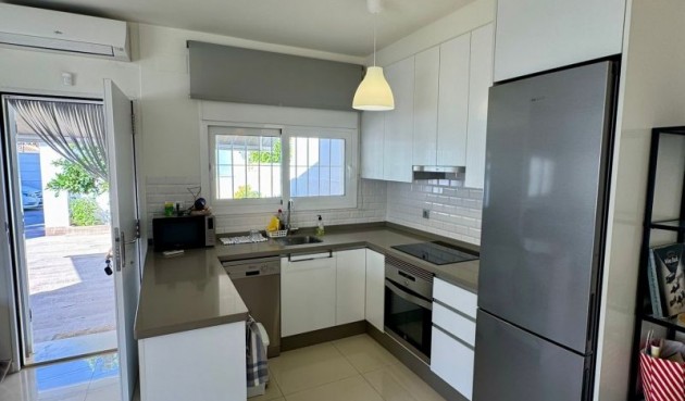 Resale - Villa -
Torrevieja - Costa Blanca