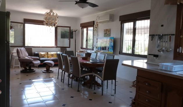 Resale - Villa -
Torrevieja - Costa Blanca