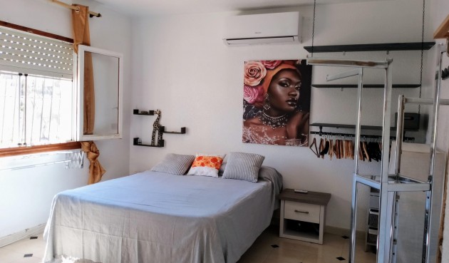 Resale - Villa -
Torrevieja - Costa Blanca