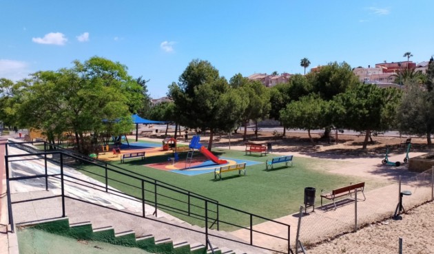 Resale - Villa -
Torrevieja - Costa Blanca