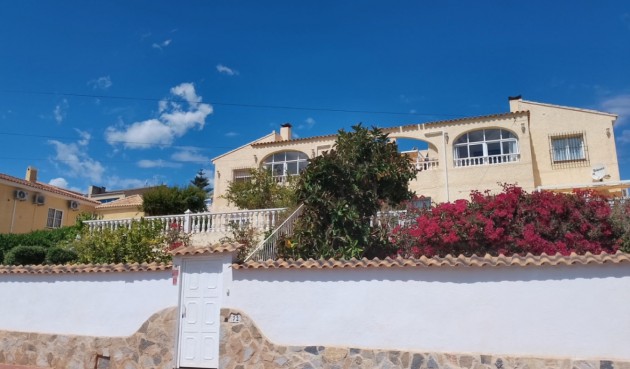 Resale - Villa -
Torrevieja - Costa Blanca