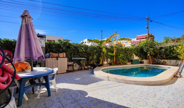 Resale - Town House -
San Miguel de Salinas - Inland