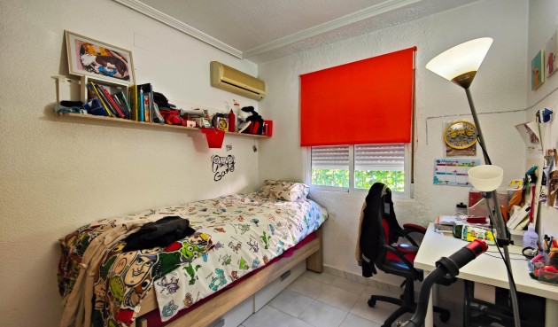 Resale - Town House -
San Miguel de Salinas - Inland