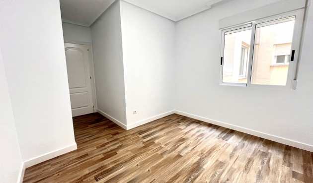 Resale - Apartment -
San Miguel de Salinas - Inland