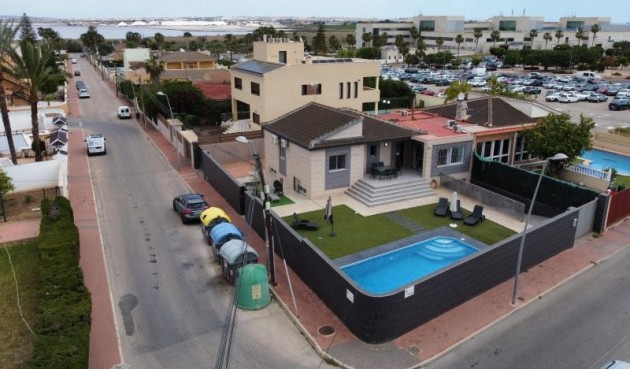 Resale - Villa -
Torrevieja - Costa Blanca