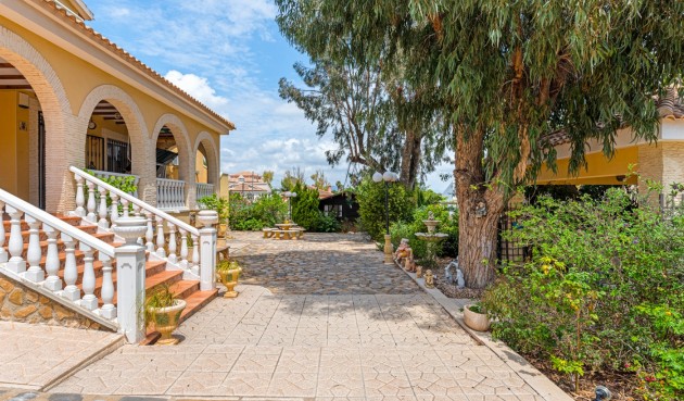 Resale - Villa -
Jacarilla - Inland