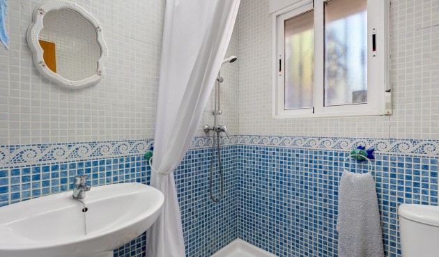 Resale - Villa -
Jacarilla - Inland