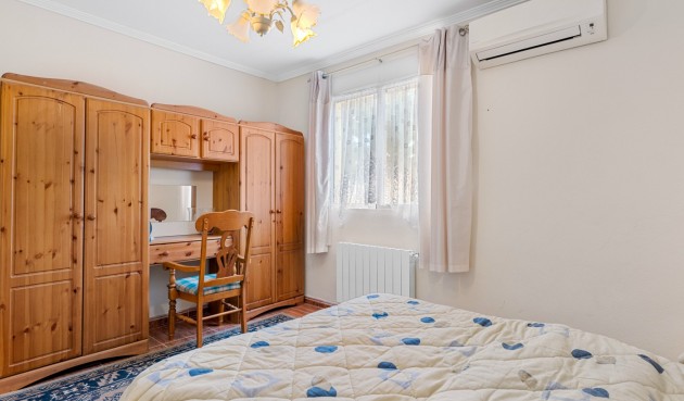 Resale - Villa -
Jacarilla - Inland