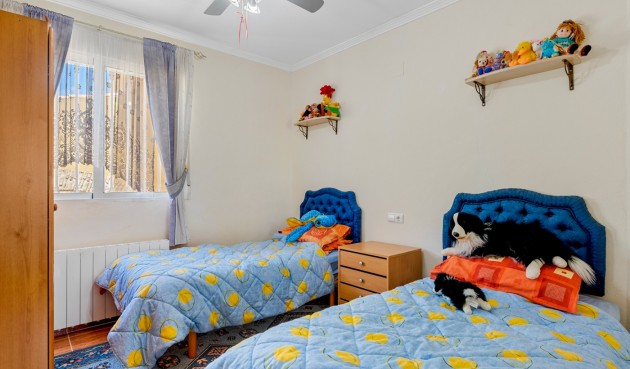 Resale - Villa -
Jacarilla - Inland