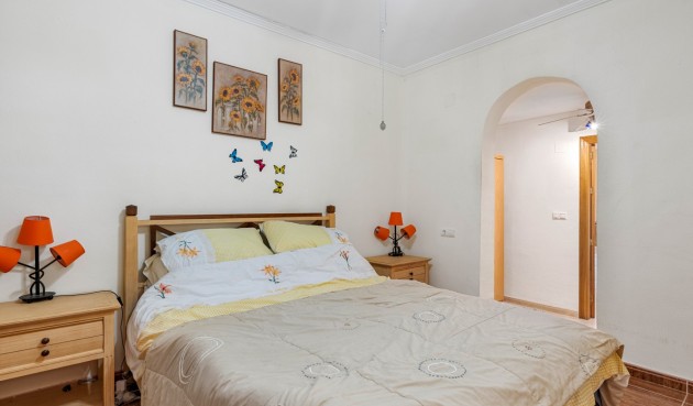Resale - Villa -
Jacarilla - Inland