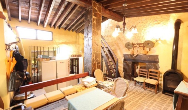 Resale - Villa -
Fortuna - Inland