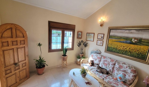 Resale - Villa -
Torrevieja - aguas nuevas