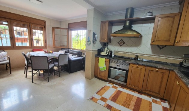 Resale - Villa -
Torrevieja - aguas nuevas