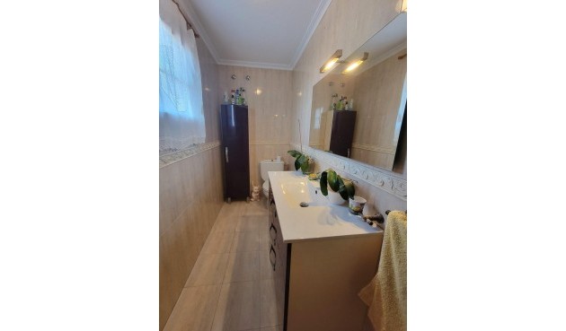 Resale - Villa -
Torrevieja - aguas nuevas