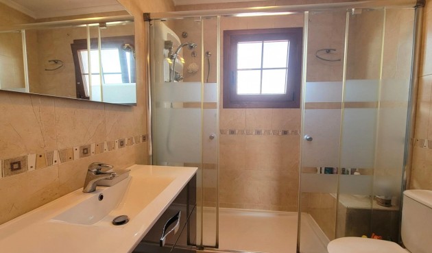 Resale - Villa -
Torrevieja - aguas nuevas