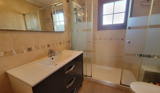 Resale - Villa -
Torrevieja - aguas nuevas