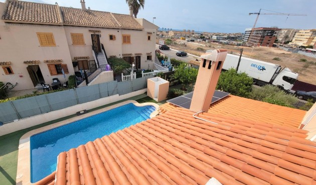 Resale - Villa -
Torrevieja - aguas nuevas