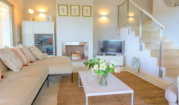 Resale - Villa -
Las Colinas Golf - Inland