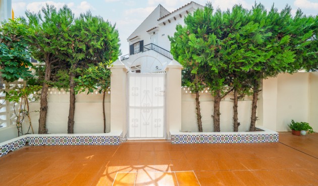 Resale - Bungalow -
Torrevieja - La Mata