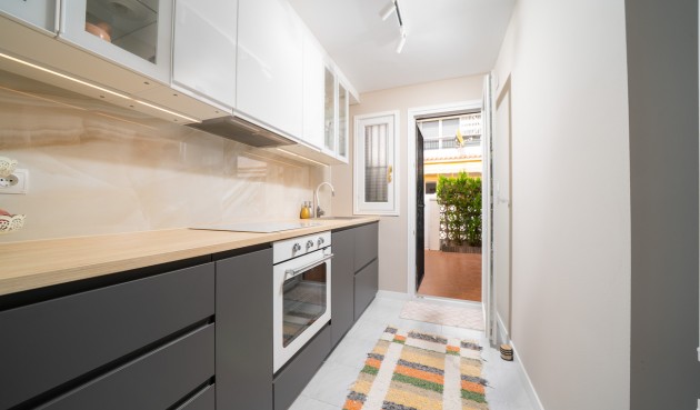 Resale - Bungalow -
Torrevieja - La Mata