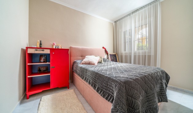 Resale - Bungalow -
Torrevieja - La Mata