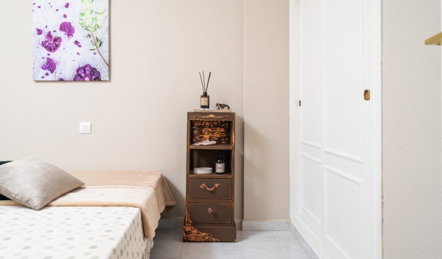 Resale - Bungalow -
Torrevieja - La Mata