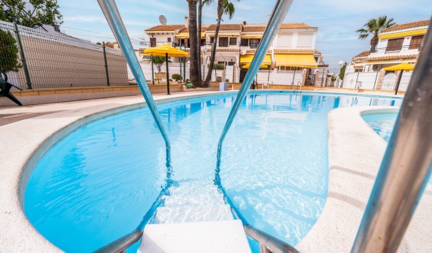 Resale - Bungalow -
Torrevieja - La Mata