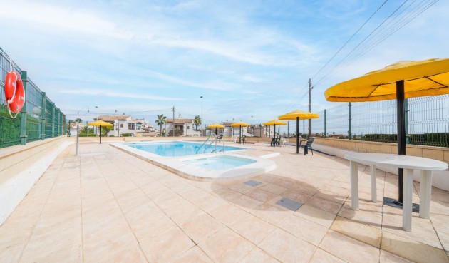 Resale - Bungalow -
Torrevieja - La Mata