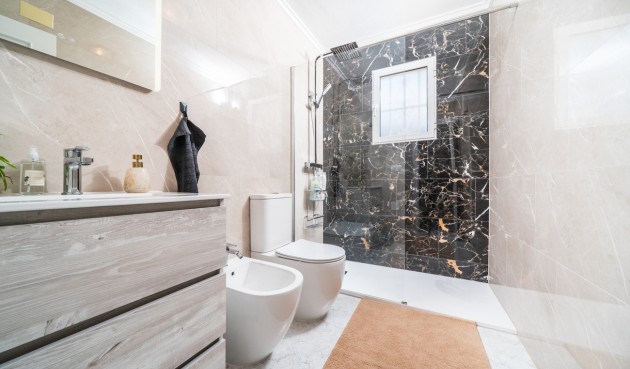 Resale - Town House -
Orihuela Costa - Los Almendros - La Florida