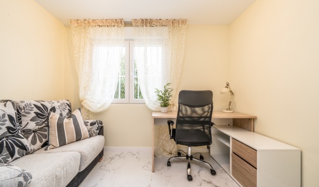 Resale - Bungalow -
Torrevieja - Torretas